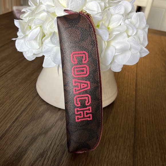 COACH ✏️✏️✏️CASE - Picture 9 of 9